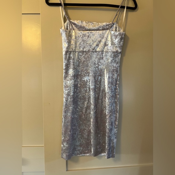 Mini crushed velvet light lavender dress. Never worn but do not have the tags - Picture 2 of 3